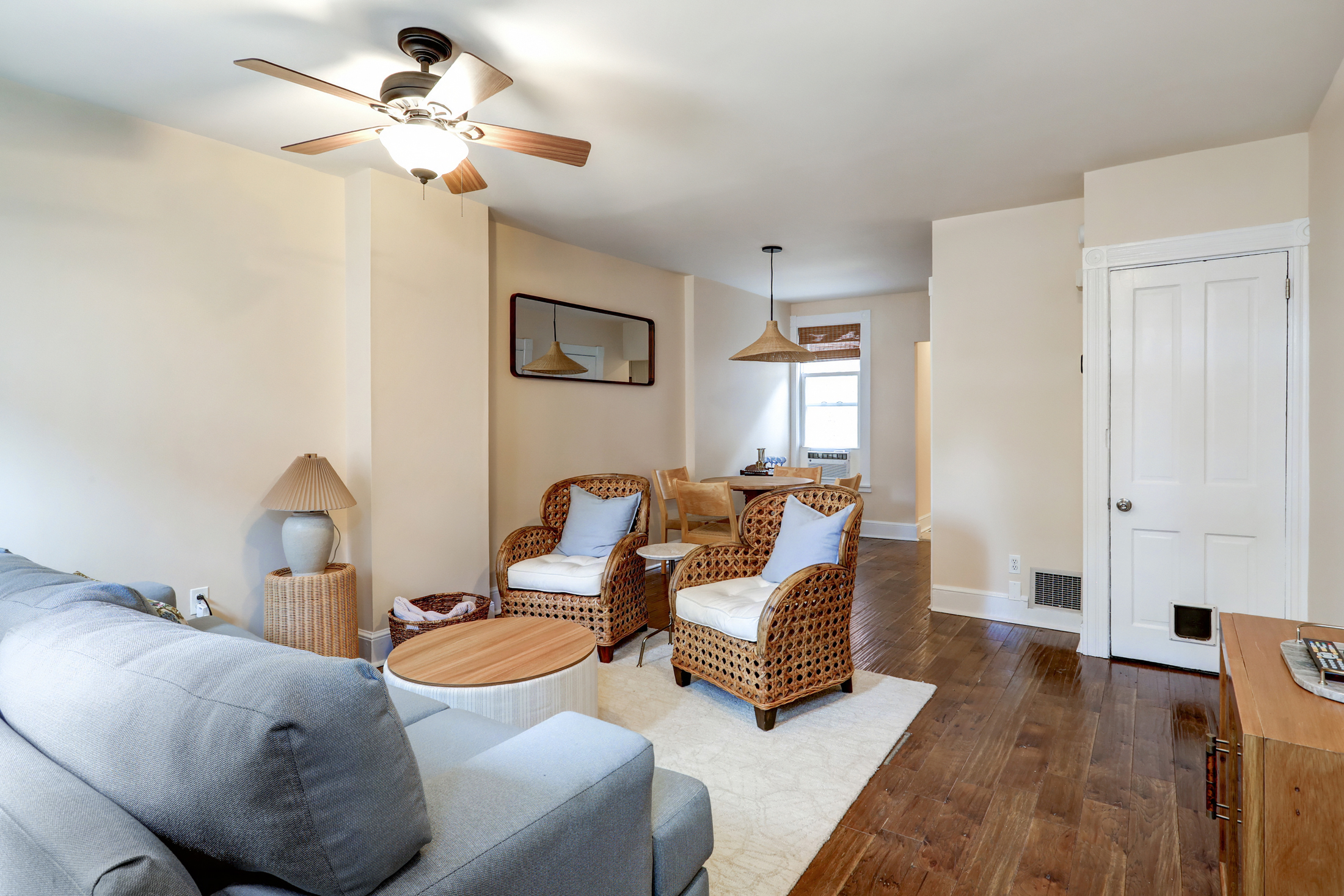 Fenced in Backyard, Walking Distance to Downtown — Lancaster, PA — vacation rental
