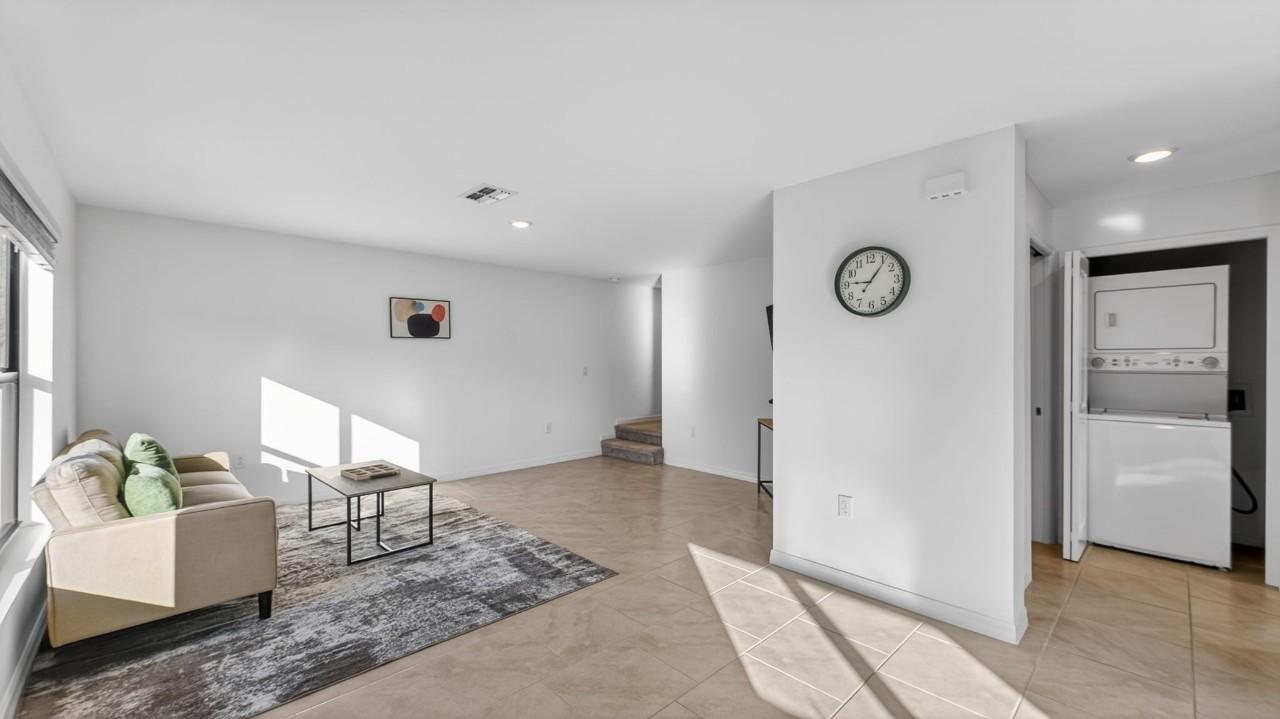 Landings at Westport · Unit 2056