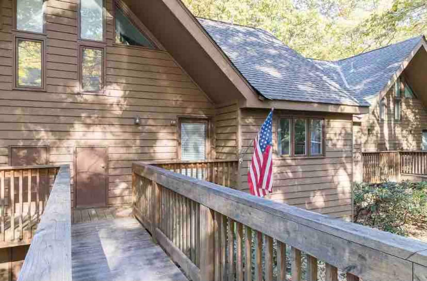 Fantastic home, ideal location, dogs welcome! — Wintergreen Resort, VA — vacation rental