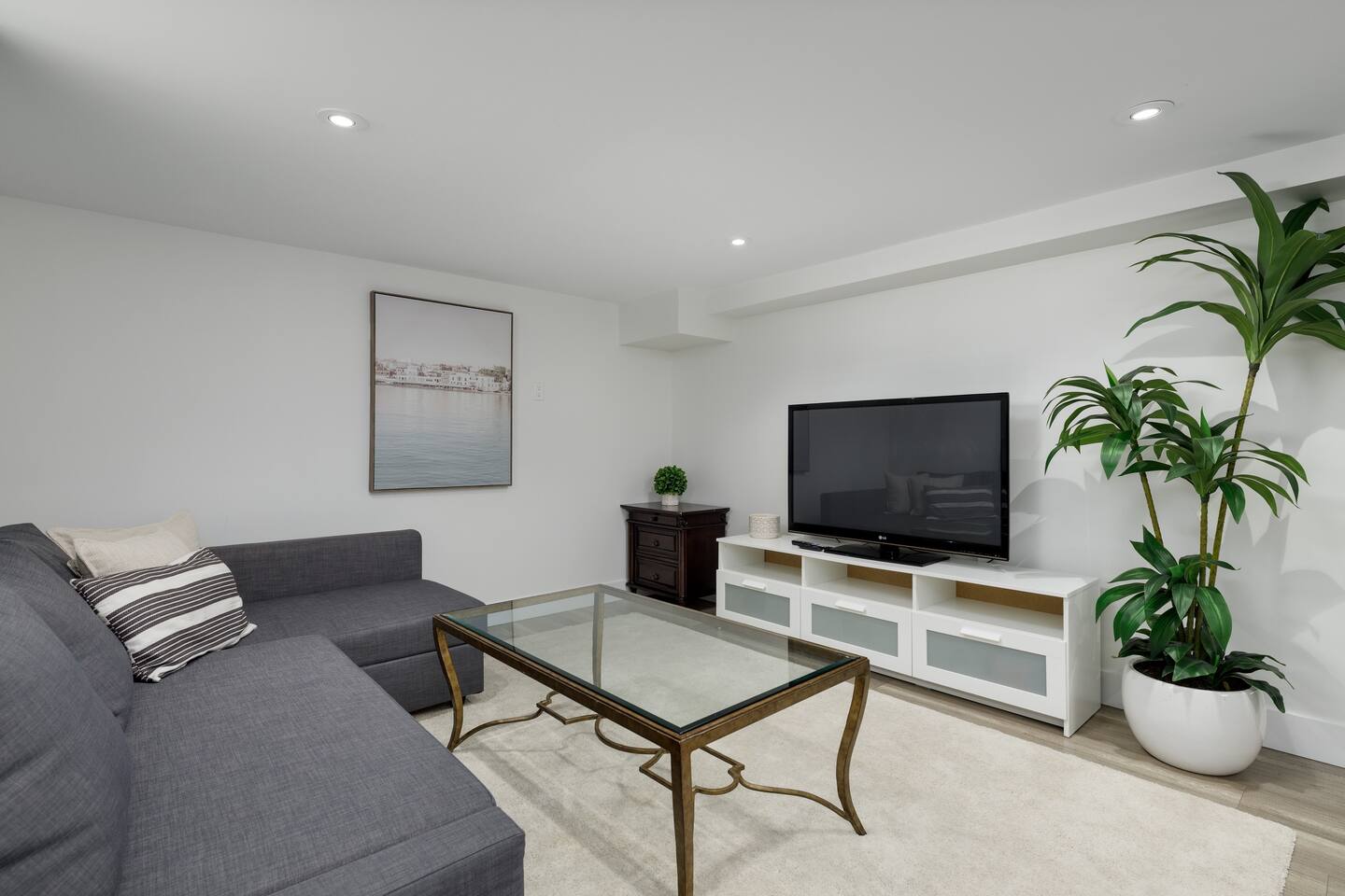 Cozy Sanctuary With Modern Amenities - Spacious Family Retreat - Richmond