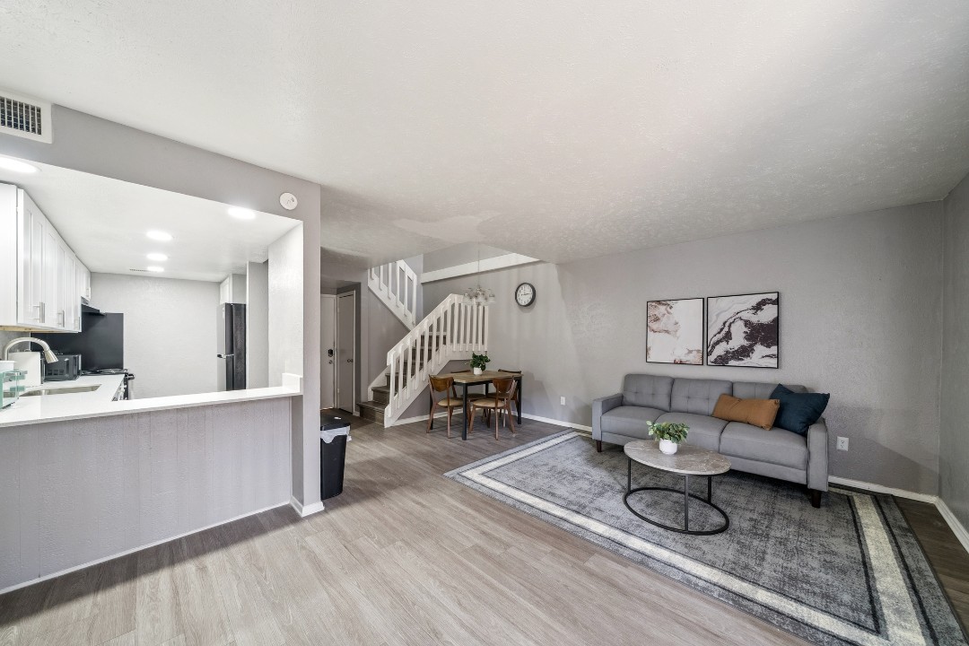 Vista Buena 2-176 · Unit 1/1