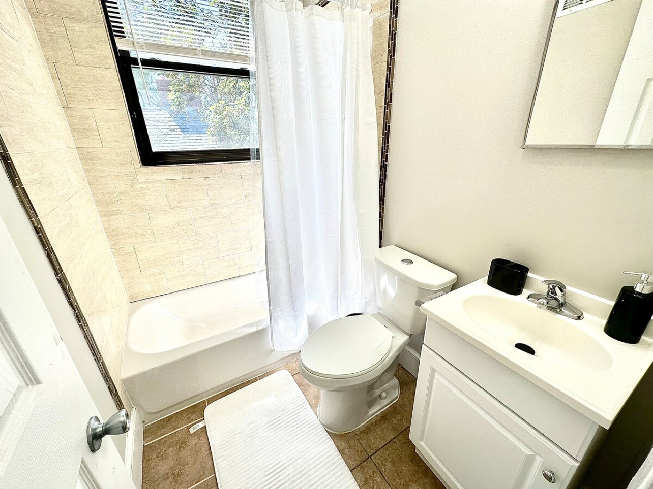 Lennox 1-br C409 photo 5