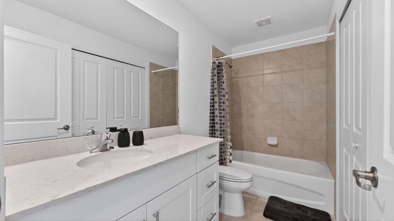 Landings at Westport · Unit 2020