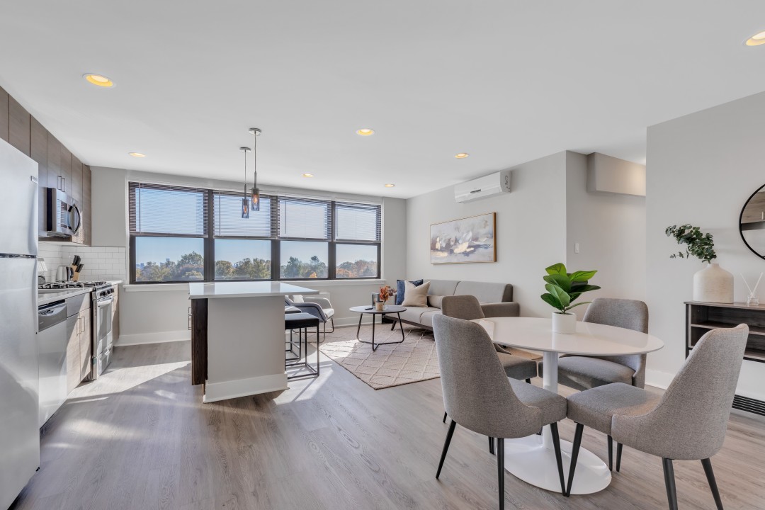 2 Bedrooms · Signature layout