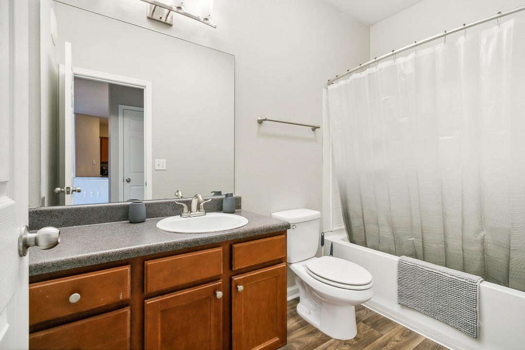 The Verandas, 2123 Calgary Crescent, · Unit 1/1