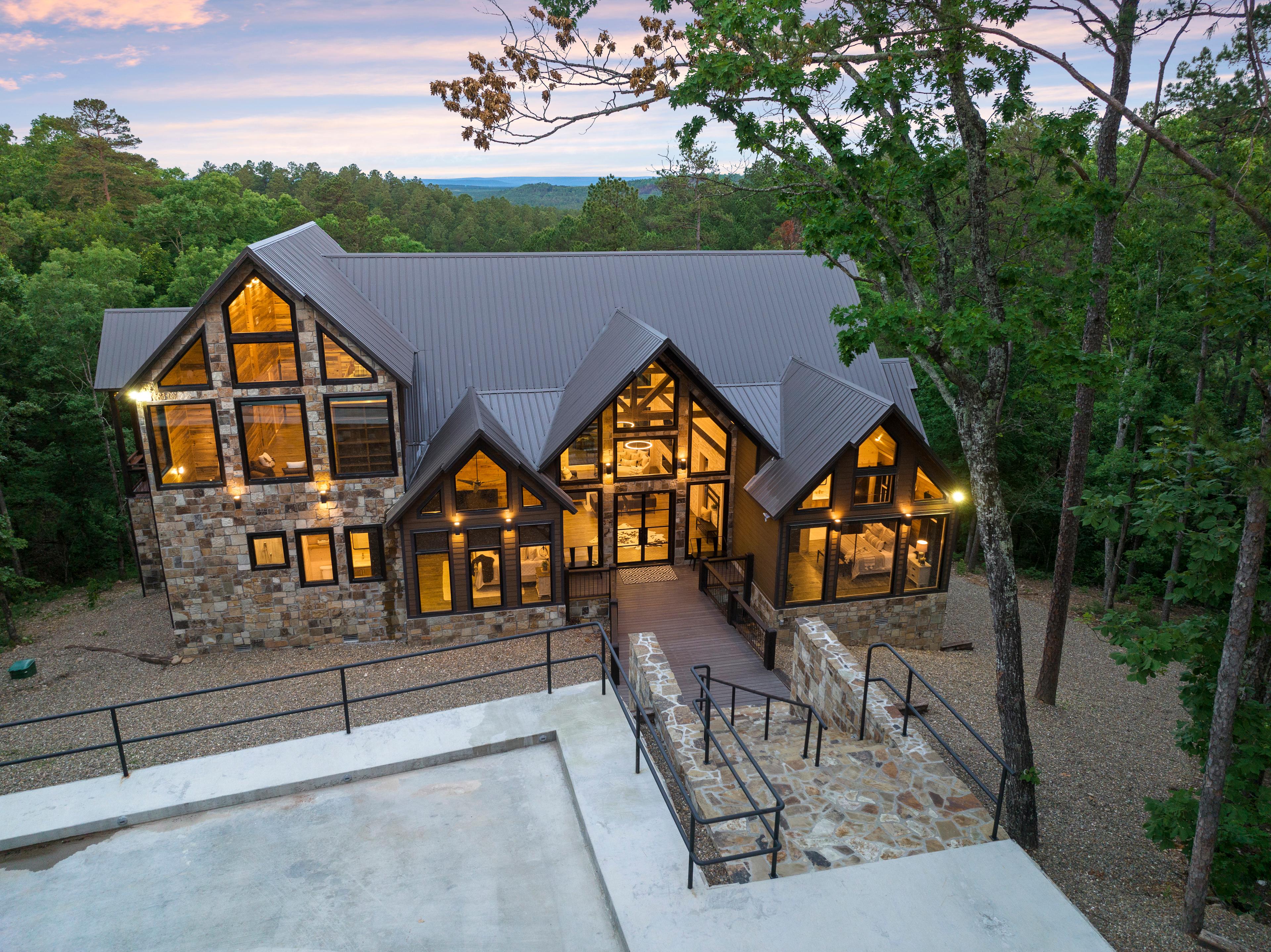 Vacation Rental Modern Moose Lodge Brand NEW UltraLuxury Cabin w