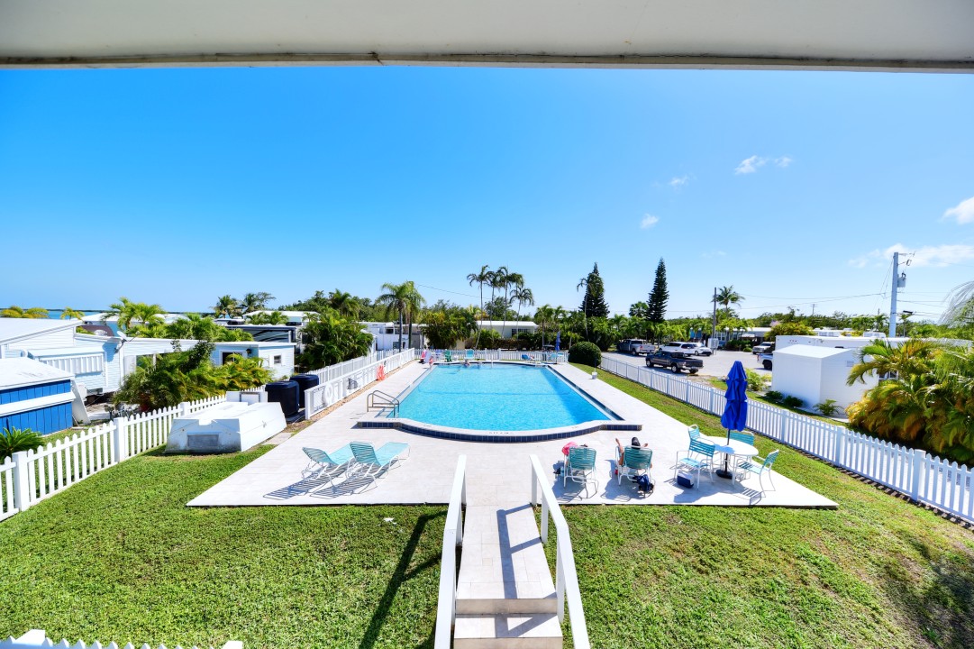 Windy Point Oceanfront in Geiger Key — Pool 2 Heated