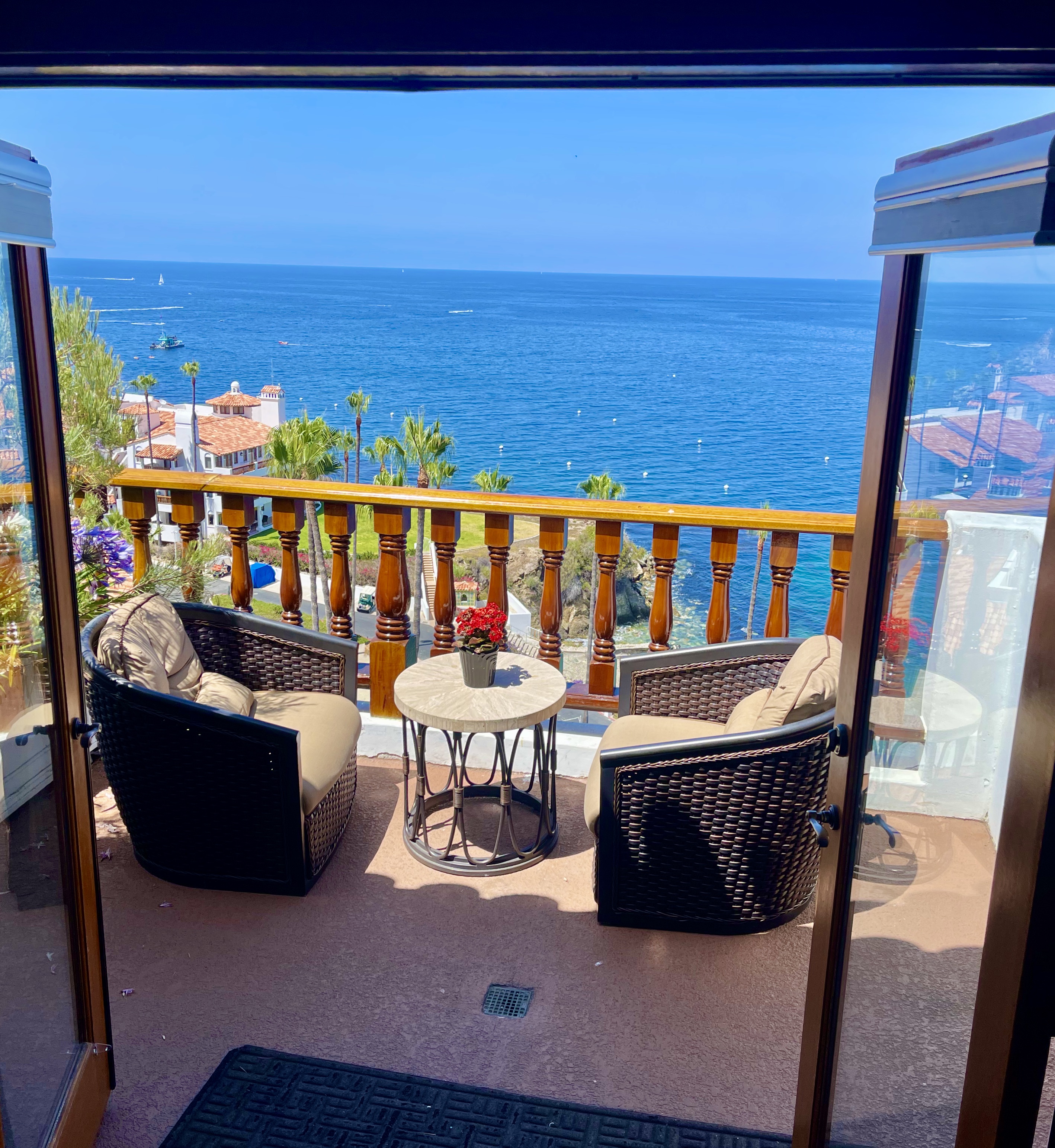 Ocean Views And Pool Access - Spectacular Hillside Villa Retreat - Avalon, CA