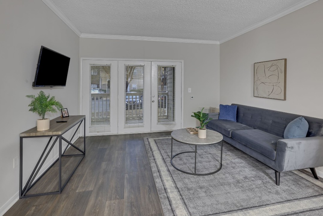 The Avenues of Lakeshore · Unit 811 2/2