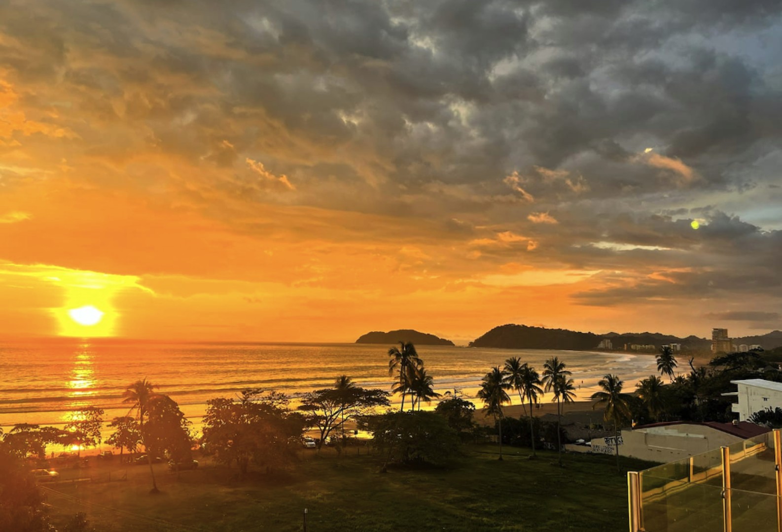 Sunset Blvd 305 · Ocean Views l Steps to Beach