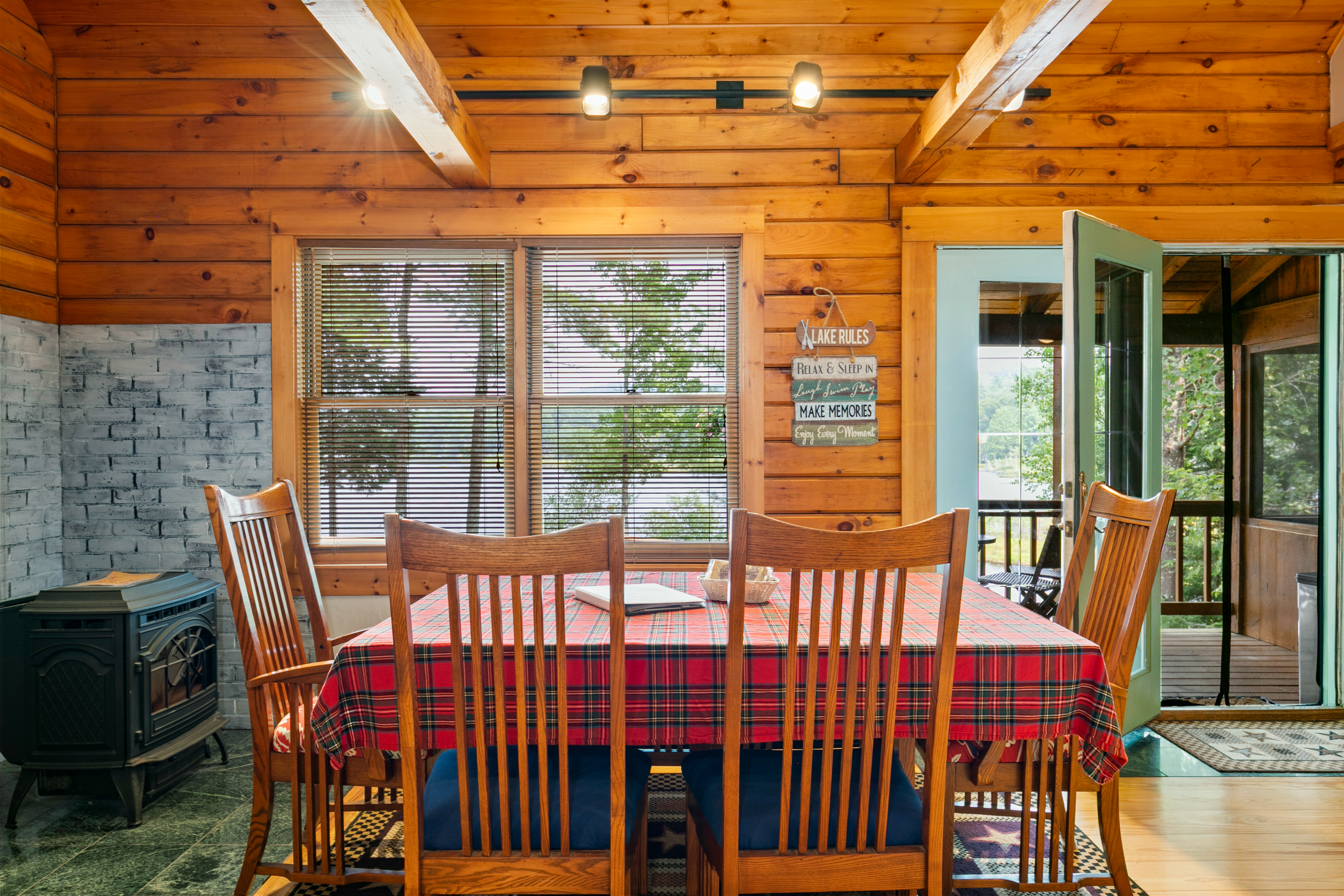 Hermit Lake Retreat - Photo 14 of 40