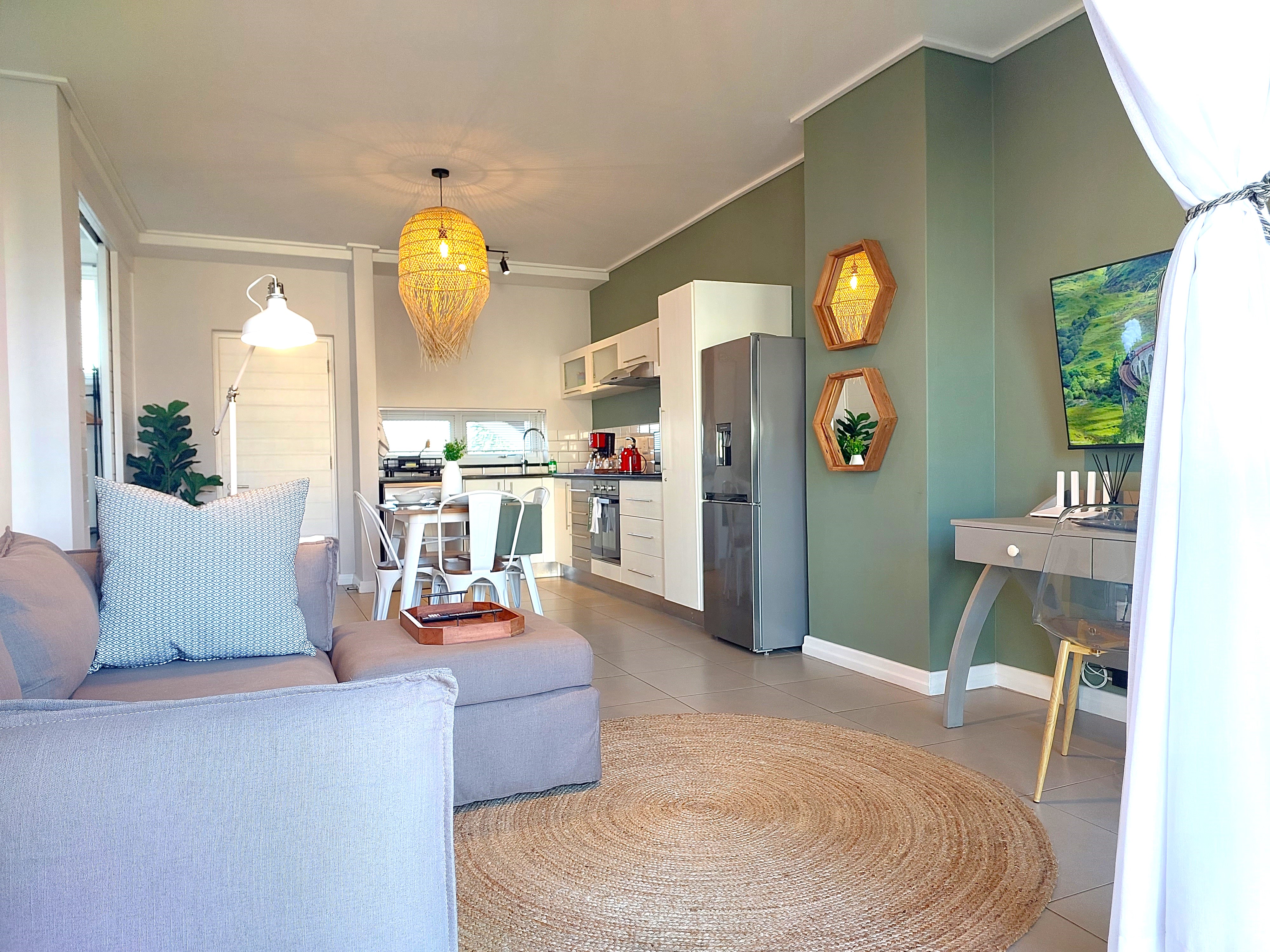 Brizzy’s Balcony: Luxe Retreat. Great Location! — Port Elizabeth, Eastern Cape — vacation rental