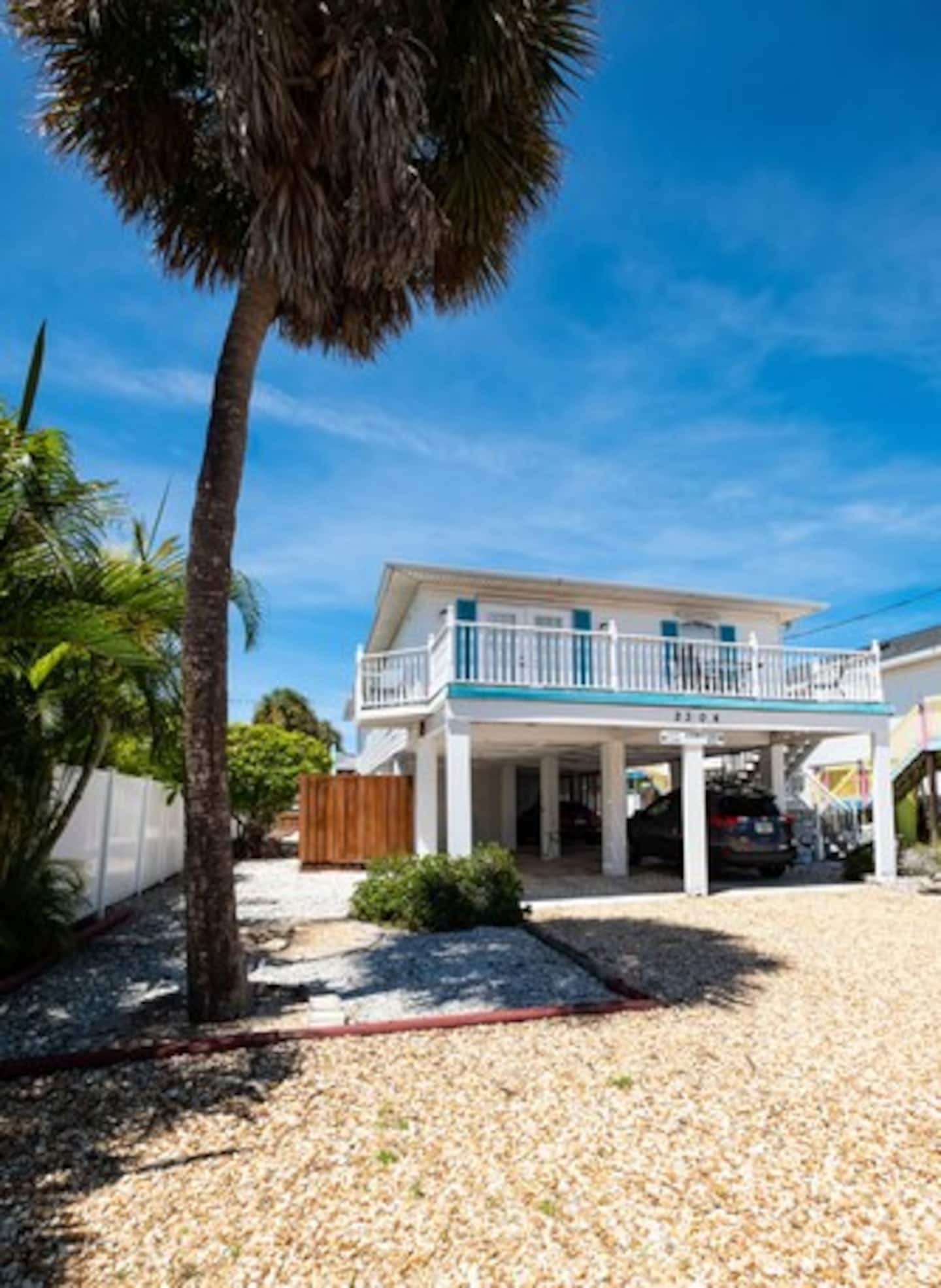 Stella Marina - Just one block to beach 2BD / 2BA — Bradenton Beach, FL — vacation rental