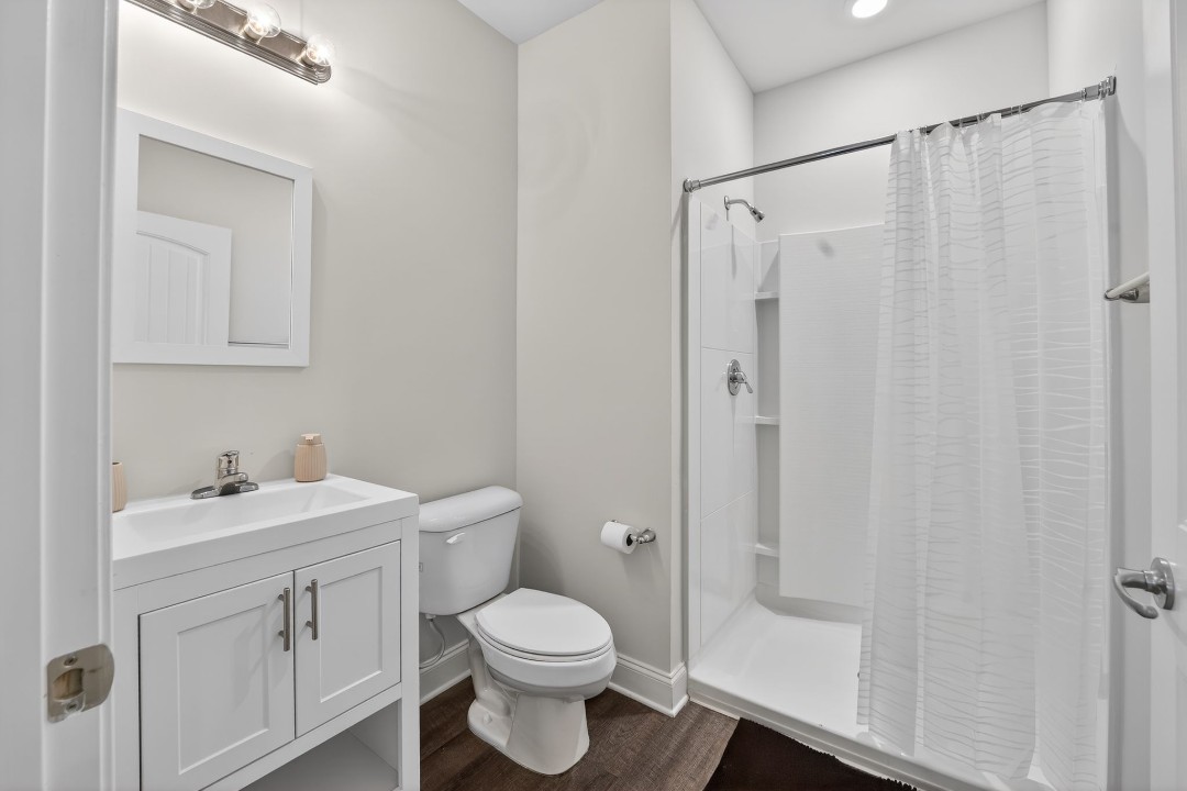 Hickory Grove · Unit 705 2/2