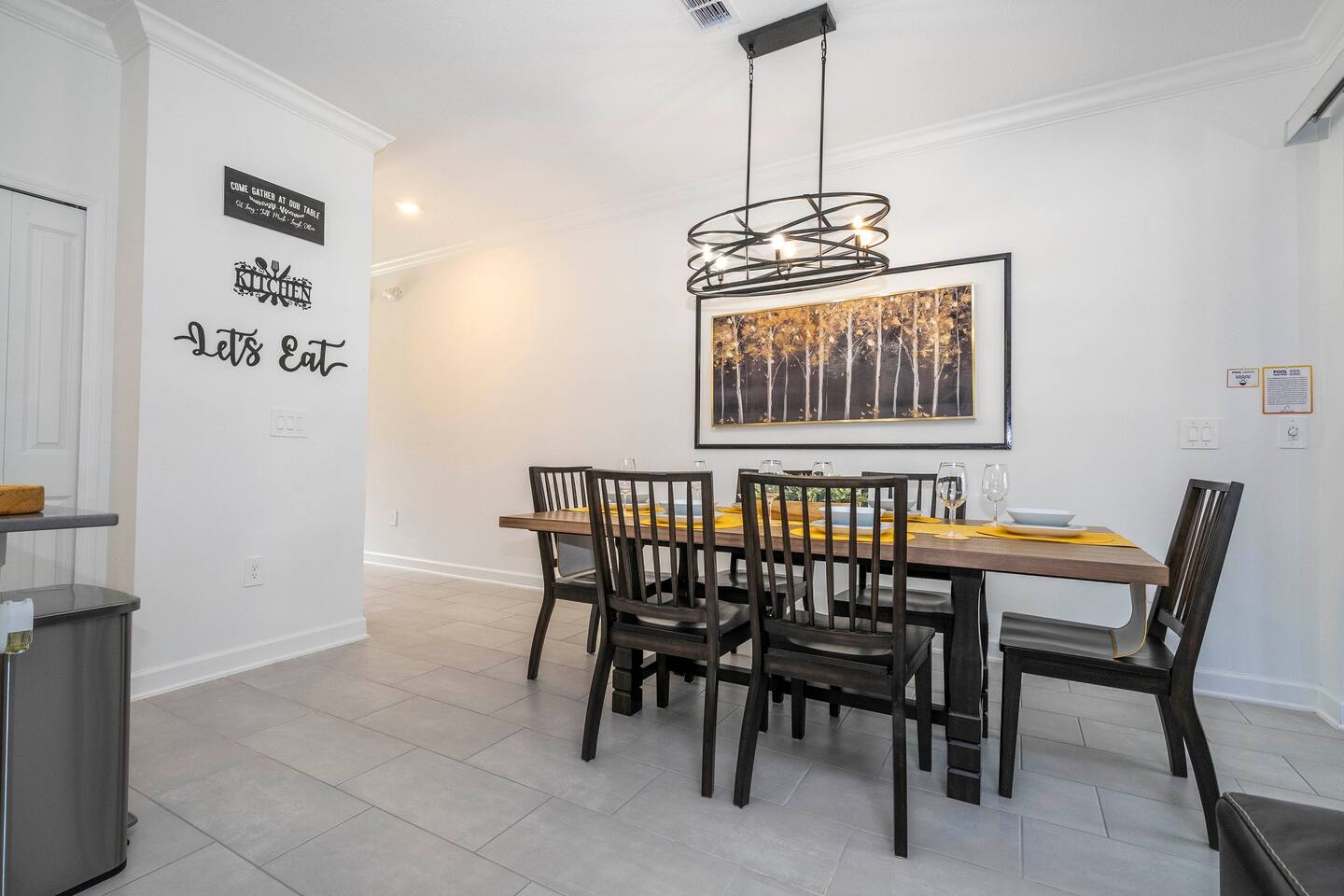 With a rustic and elegant style, our dining area is perfect for quality time with your loved ones