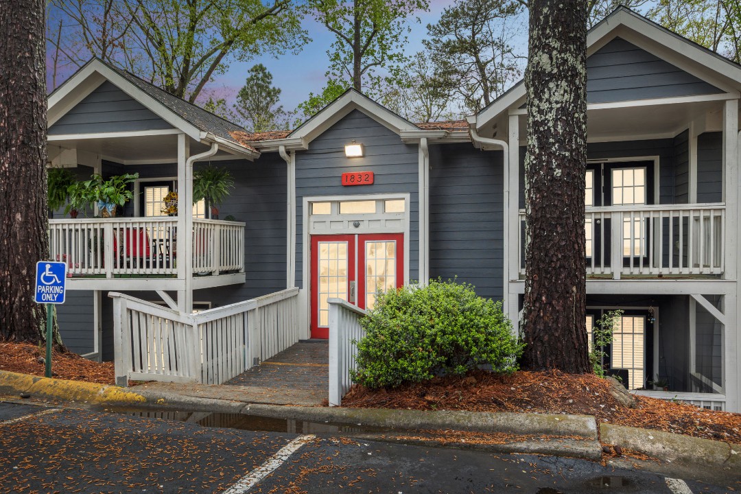 Crest at East Cobb 1832A · Unit 1/1