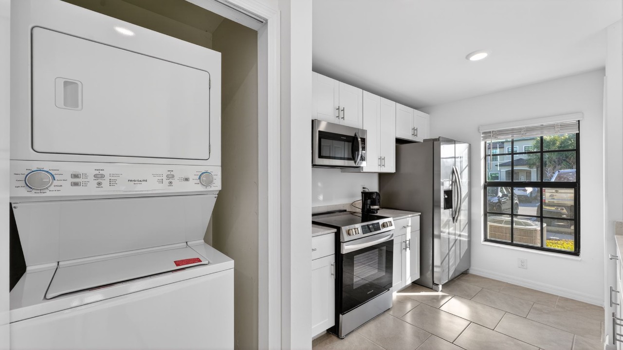 Landings at Westport · Unit 2056