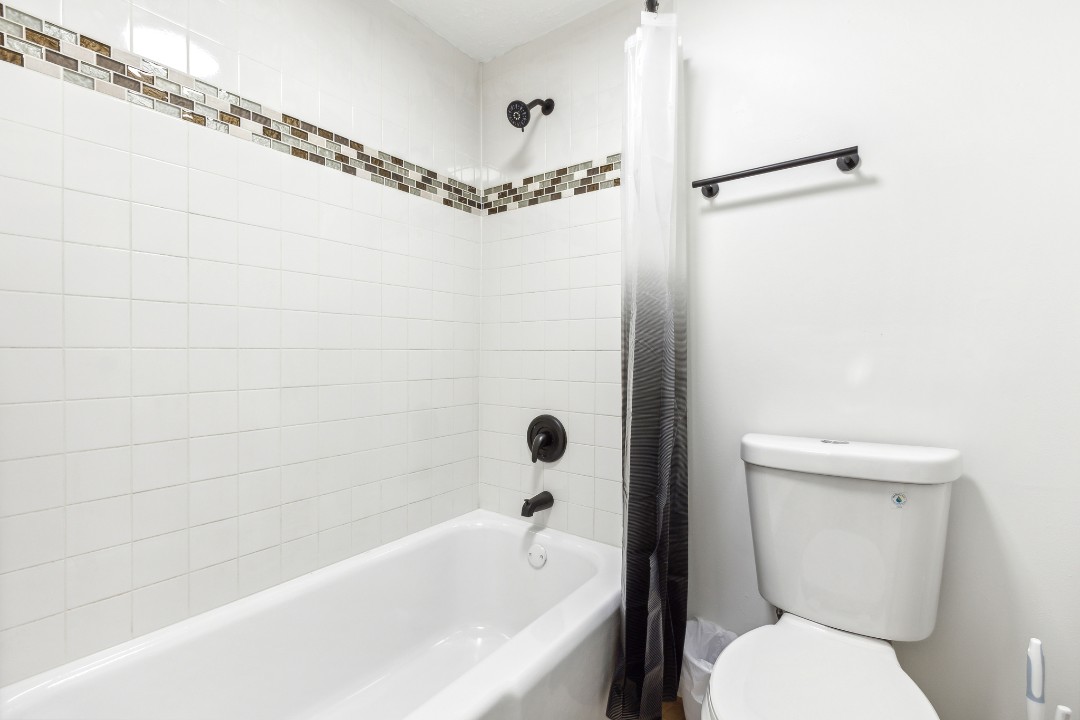 on East, 116 - · Unit 111  1/1