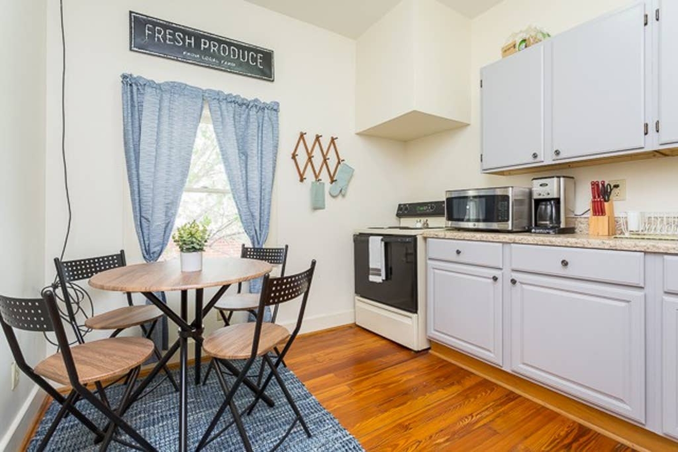 Vacation Rental Close to Wineries & Skyline Drive, Wintergreen