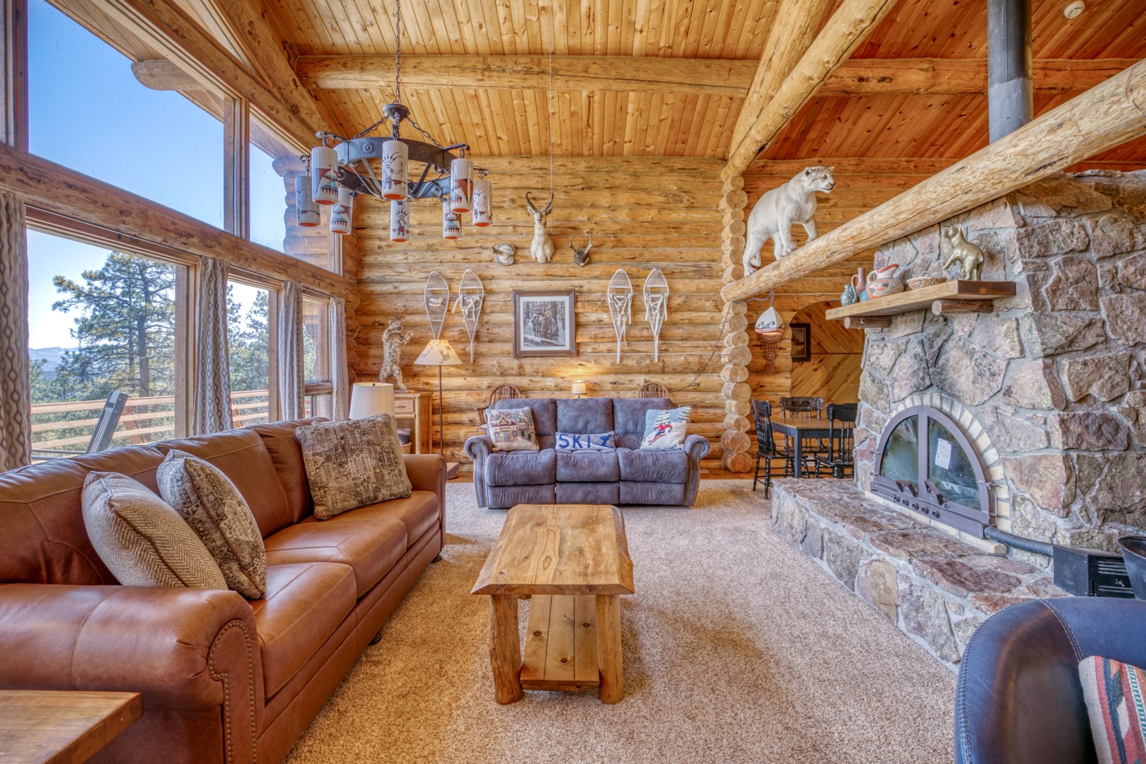 Winter Quarters Cabin- Mountain Views & Hot tub