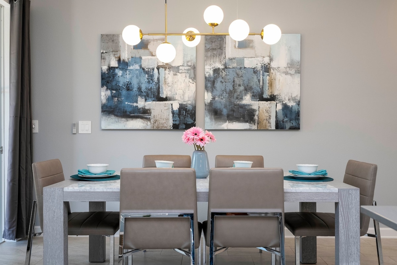 With an elegant style, our dining area is perfect for quality time with your loved ones