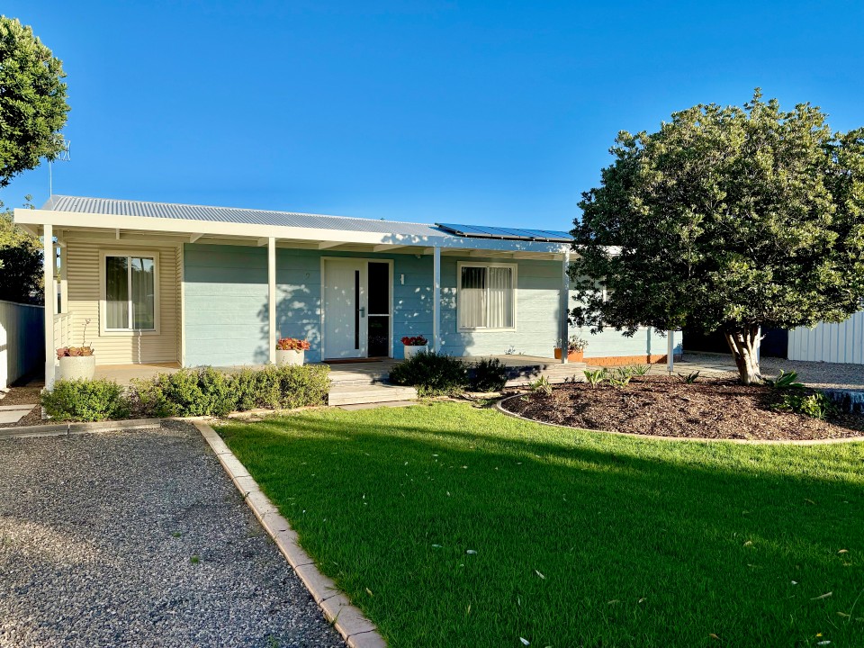 Newly renovated, relaxed coastal retreat just minutes from the Murray River, town centre, and Goolwa Yacht Club.