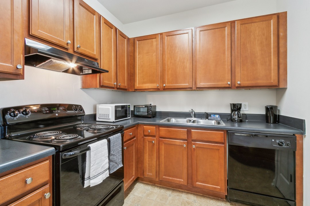 The Verandas, 2325 Calgary Crescent, · Unit 1/1