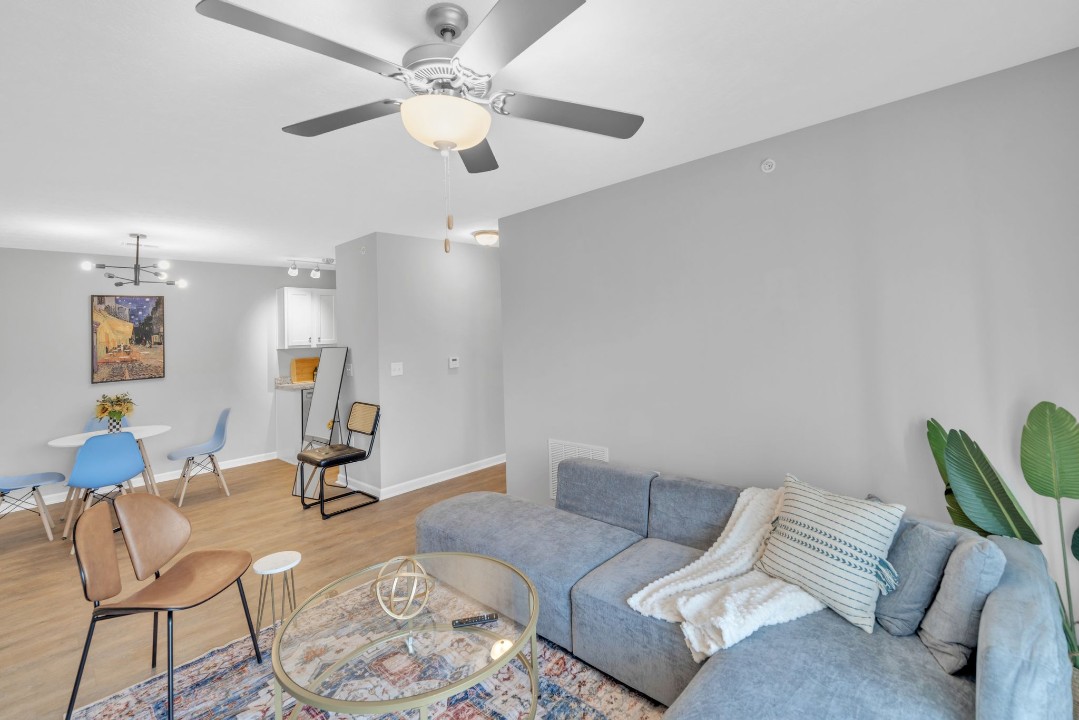 Stonecrest 623, · Unit 2/2