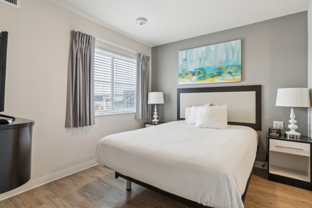 2 Bedrooms · Signature layout