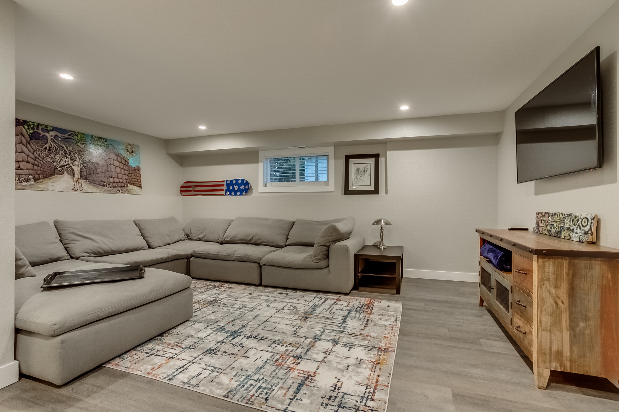 1260 Vivian St  photo 4