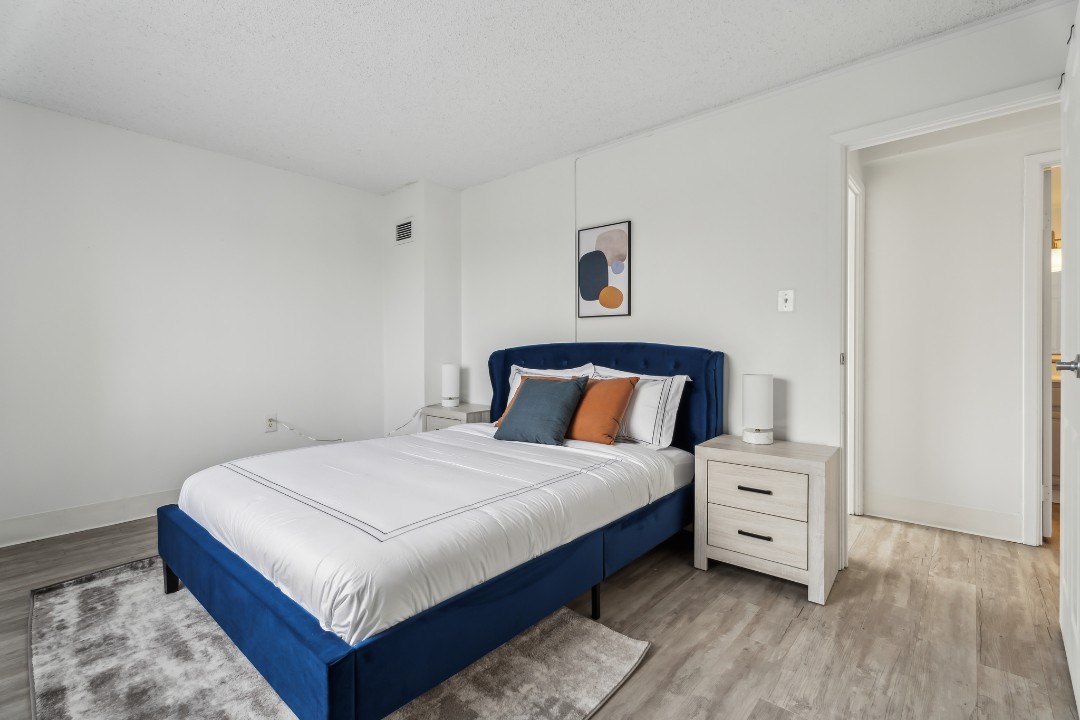 2 Bedrooms · Signature layout