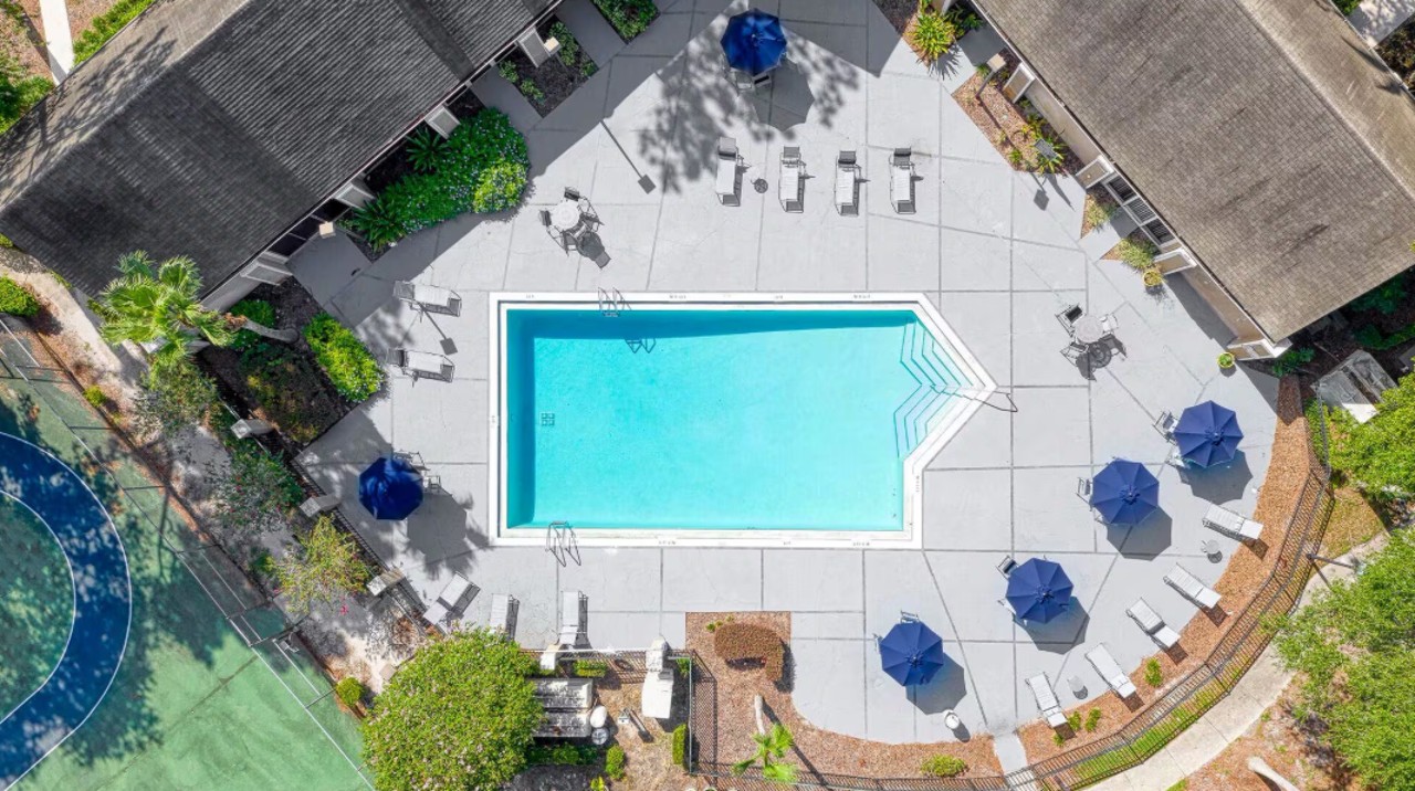 Avenue · Unit at Winter Springs 29-203 2/2