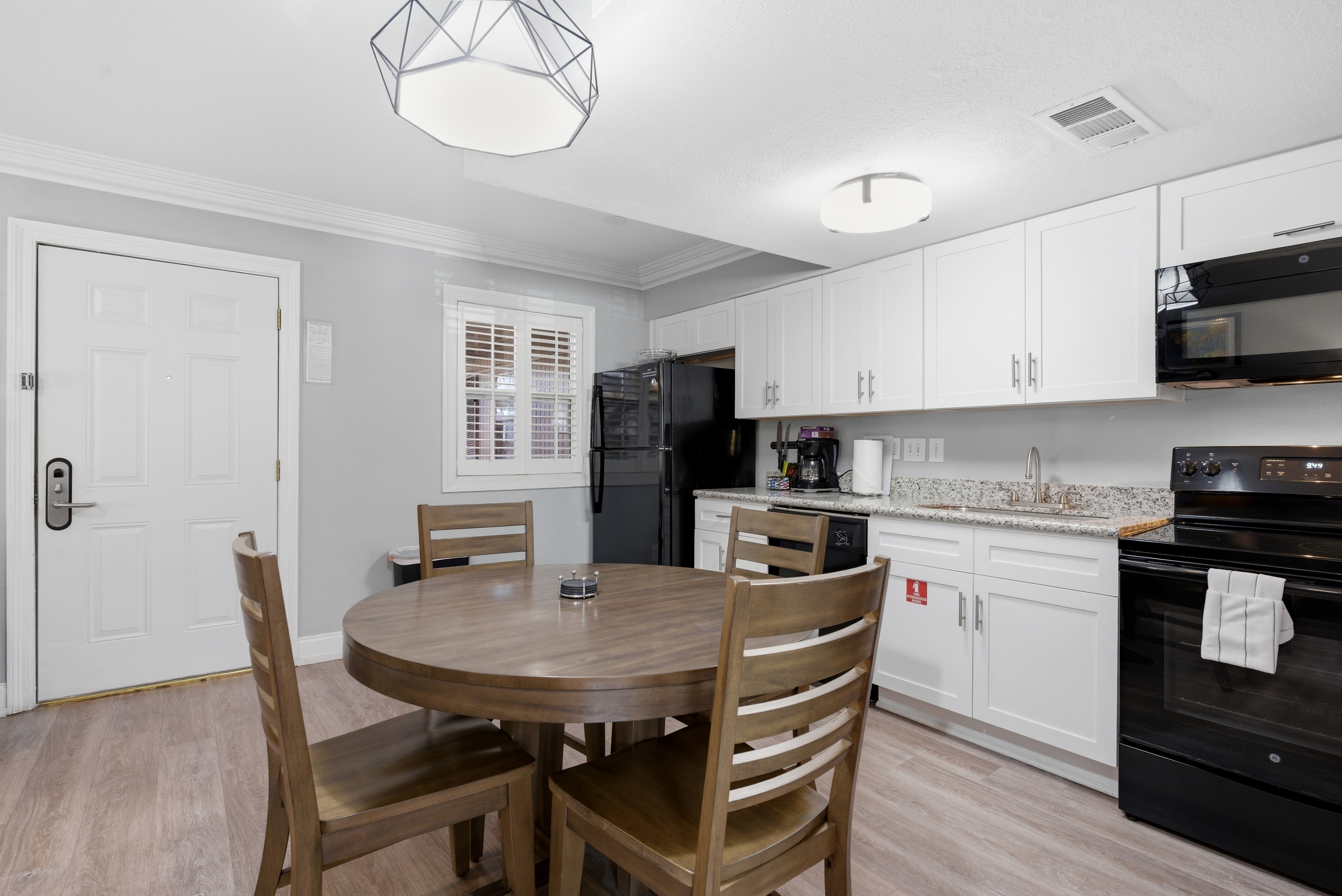 Spacious kitchen with everything you need