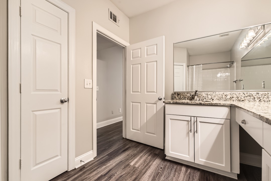 Crest at Midtown · Unit 1125 2/2