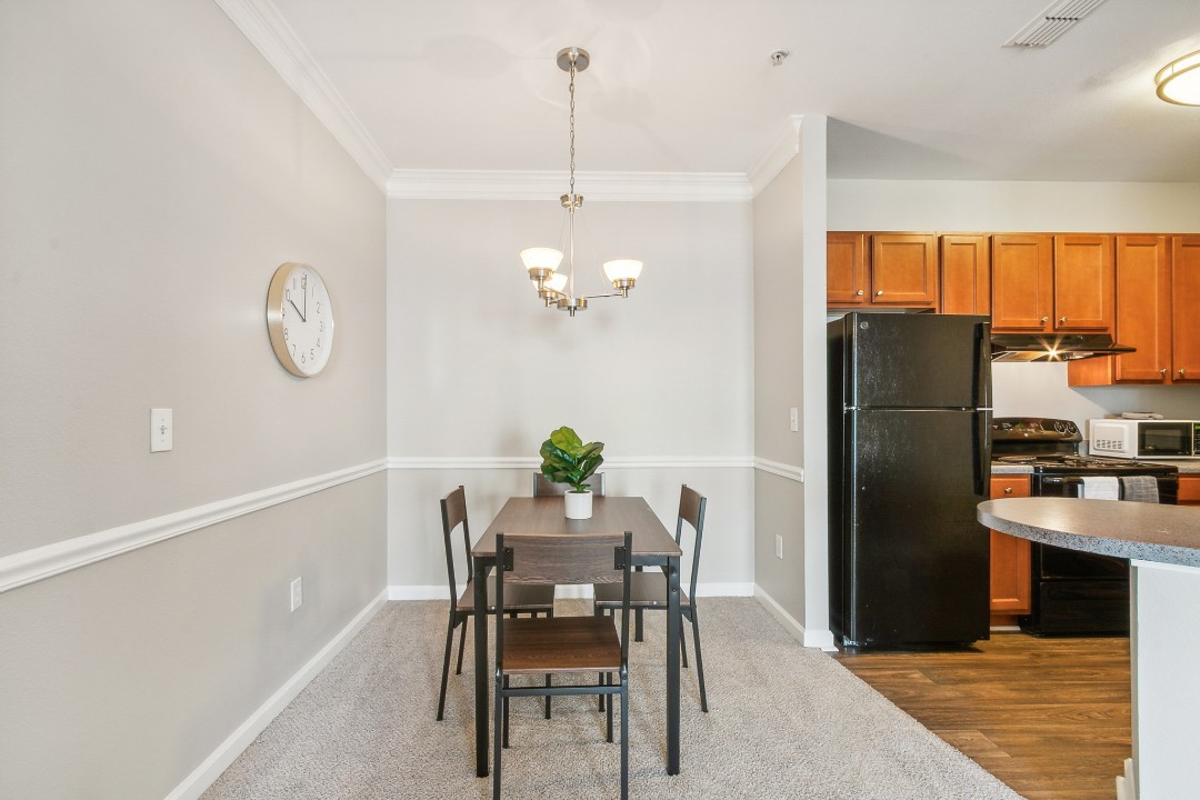 The Verandas, 2123 Calgary Crescent, · Unit 1/1