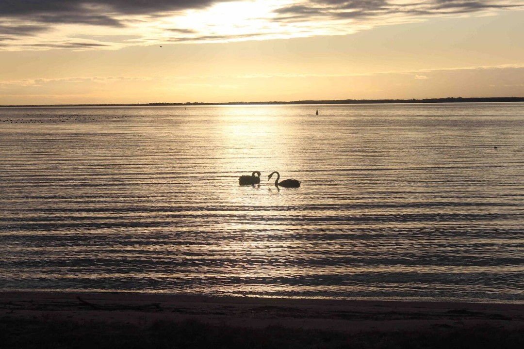 Escape to Lakeside - 