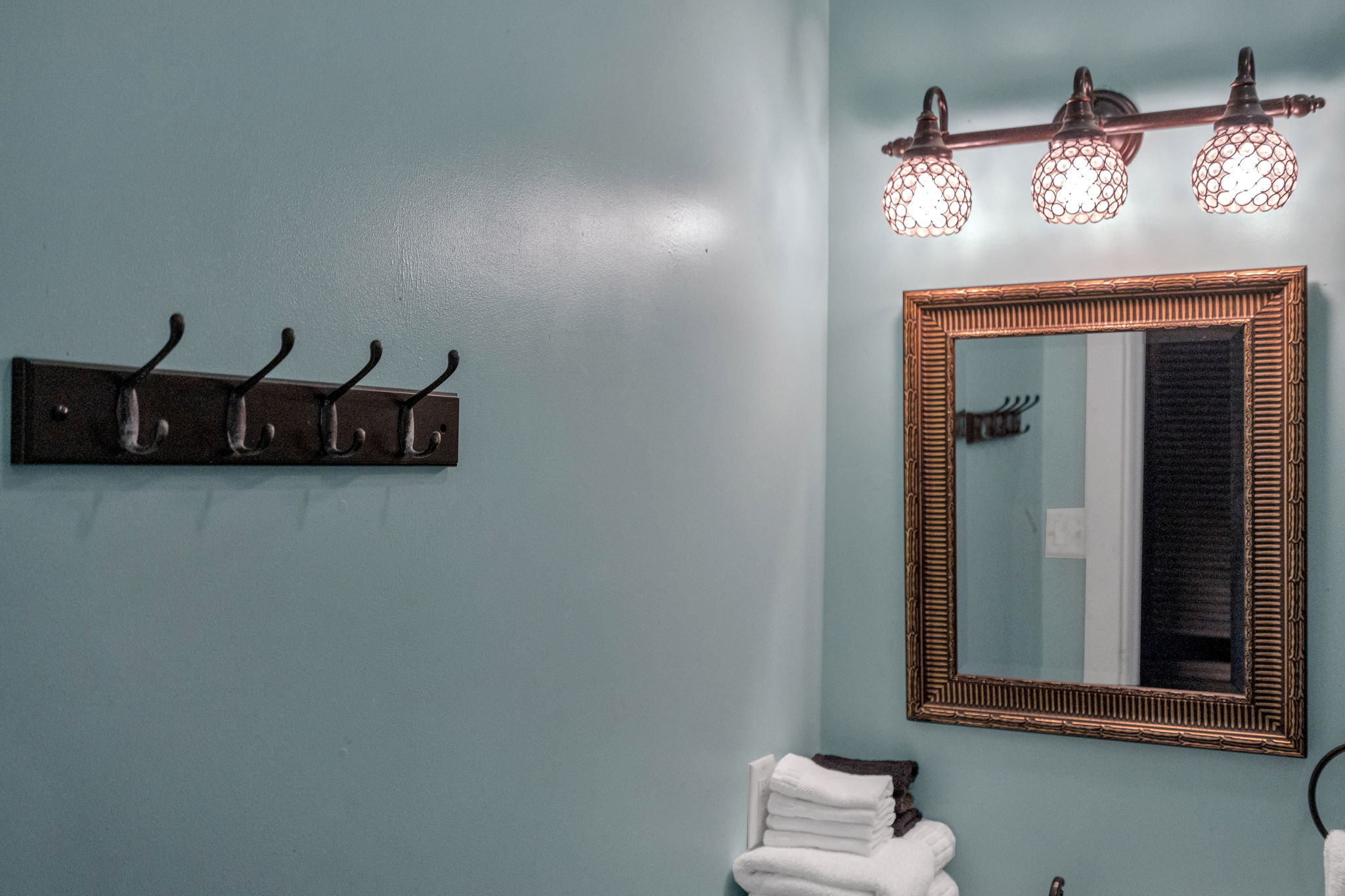 Thoughtfully designed entry with convenient coat hooks