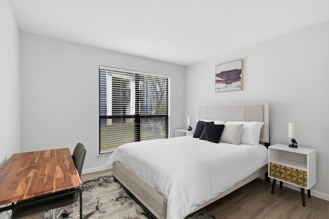 Taylor at 502 · Unit unit 2200-100 2/2