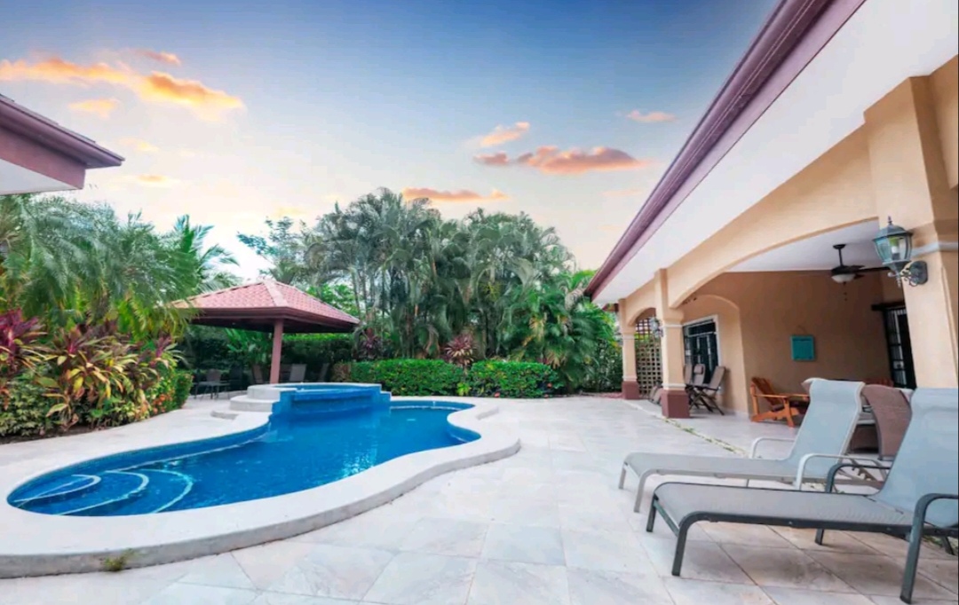 Casa 127 · Villa Sendero by VacationPuraVida