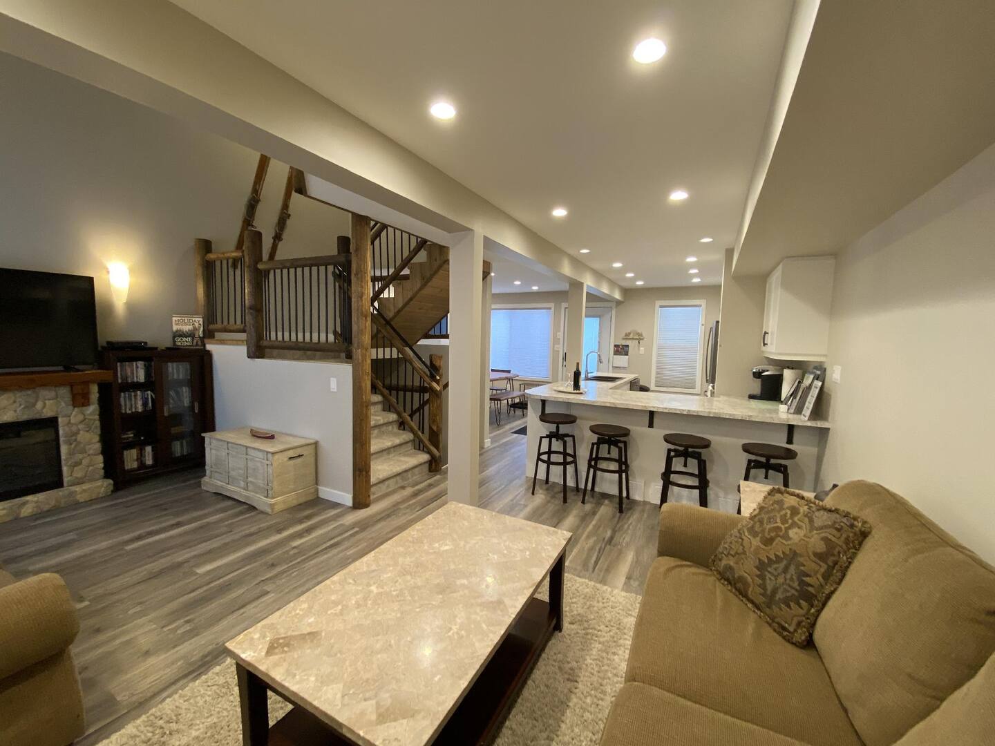 Ski-in/ski-out Access And Cozy Hot Tub - Elegant Mountain Haven - Kimberley