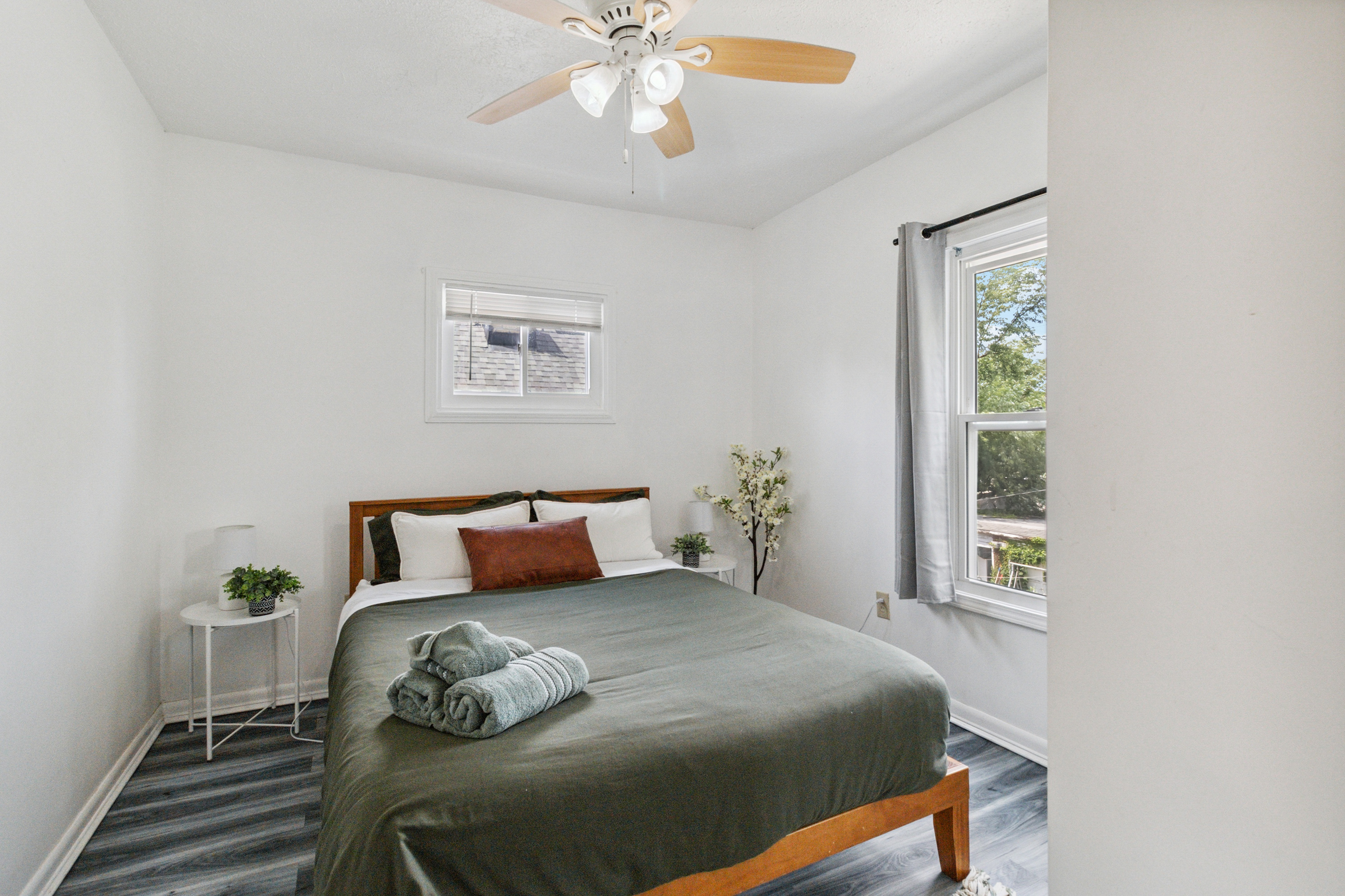 The Sunny Nook- The Sunroom Apt West Cle - 克里夫蘭
