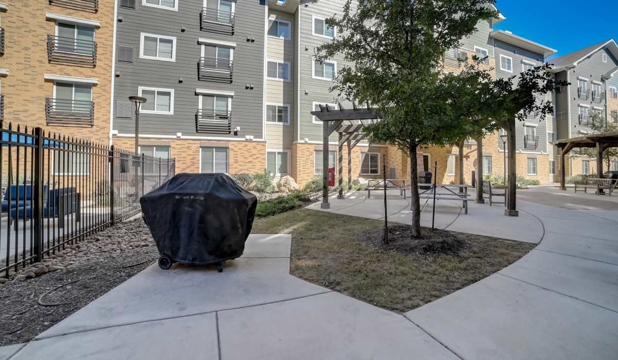 Simplicity At the Rim · Unit 1112  1112