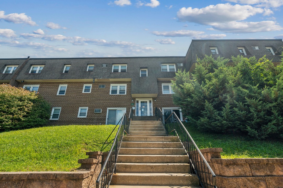 Pinebrook 908 Wharton Drive 2 Bed 2 Bath
