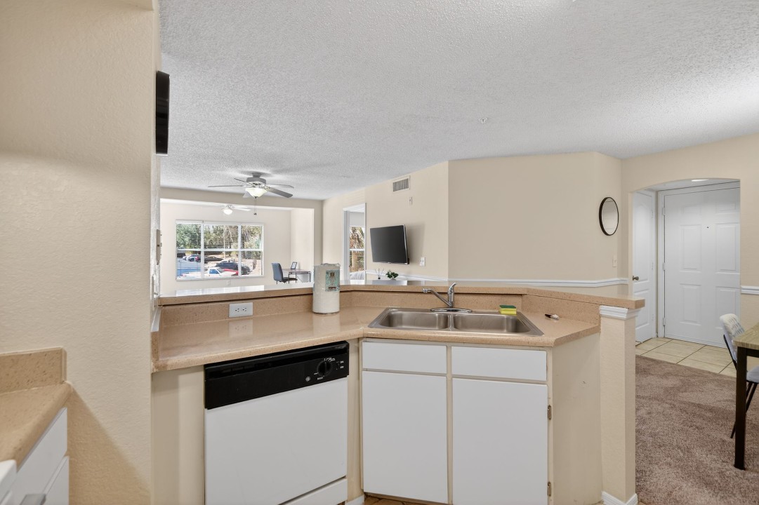 Avenue · Unit at Winter Springs 30-203 2/2