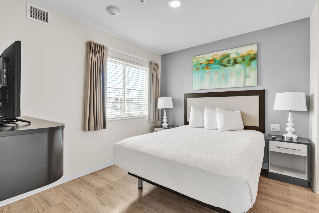 2 Bedrooms · Signature layout