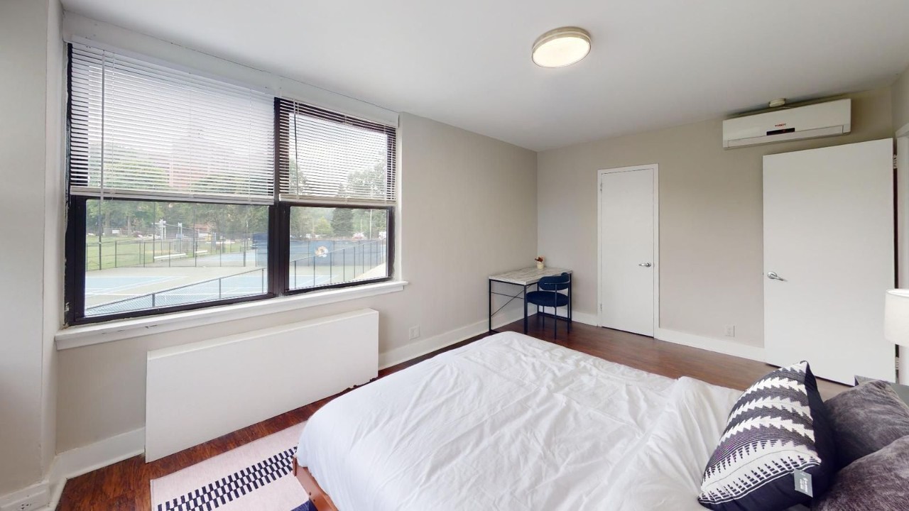 2 Bedrooms · Signature layout