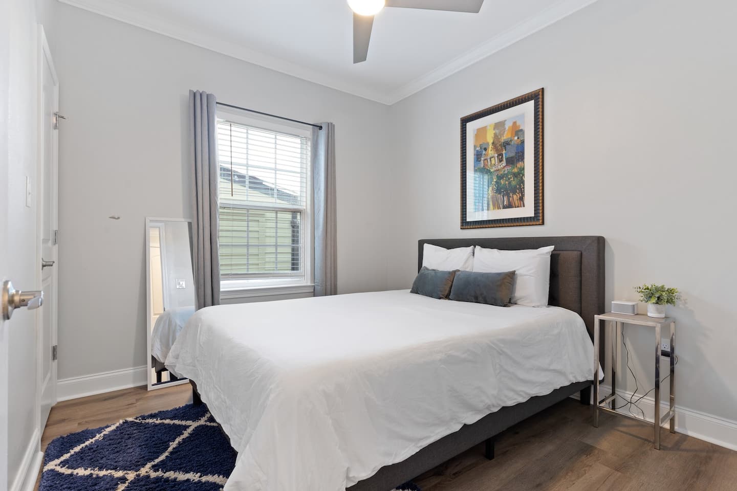 Third queen bedroom, with NOLA art decor!