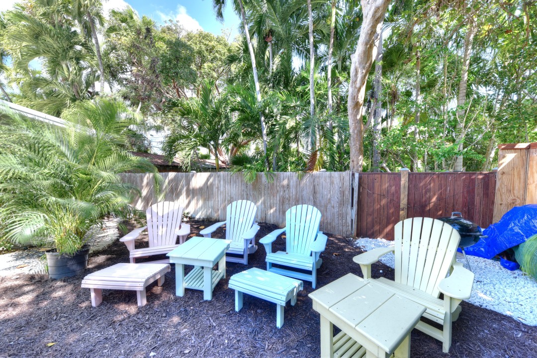 Casita Casa Marina — Adirondack Chairs