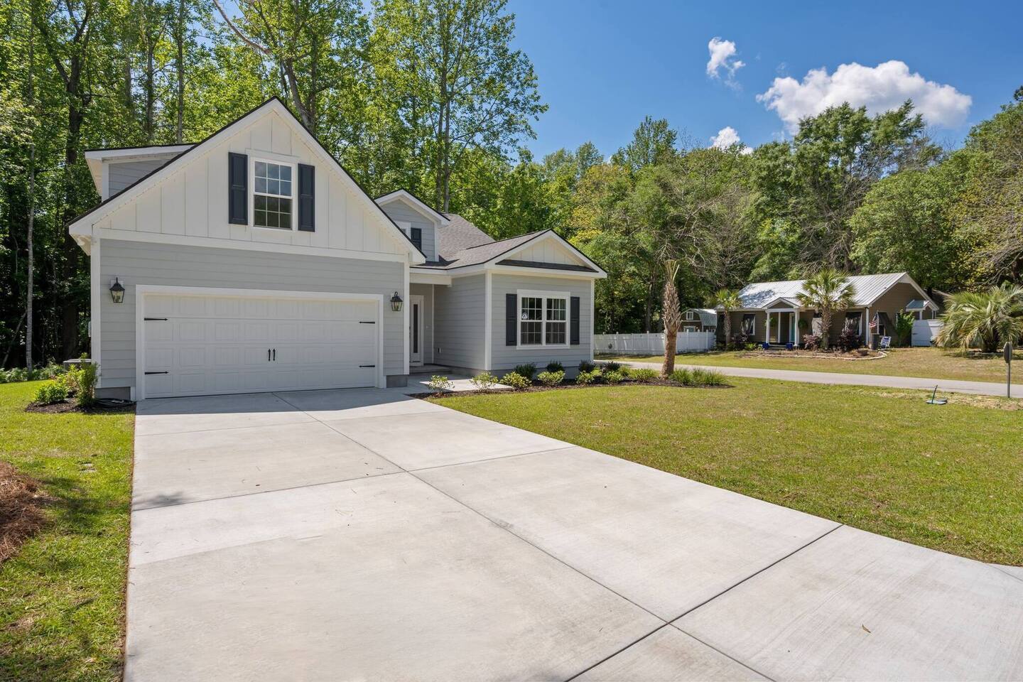 Spacious Retreat With Ping Pong And Golf Access - Cozy Coastal Getaway - Litchfield Beach, SC