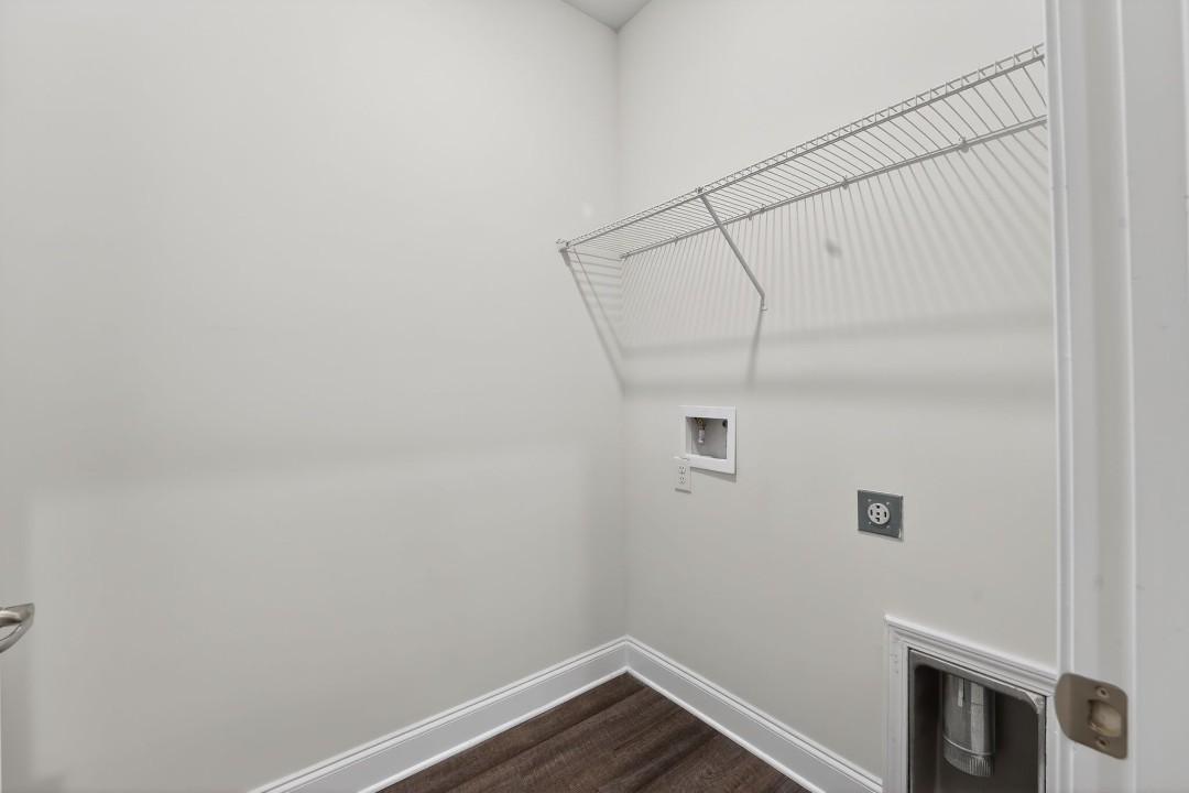 Hickory Grove · Unit 705 2/2